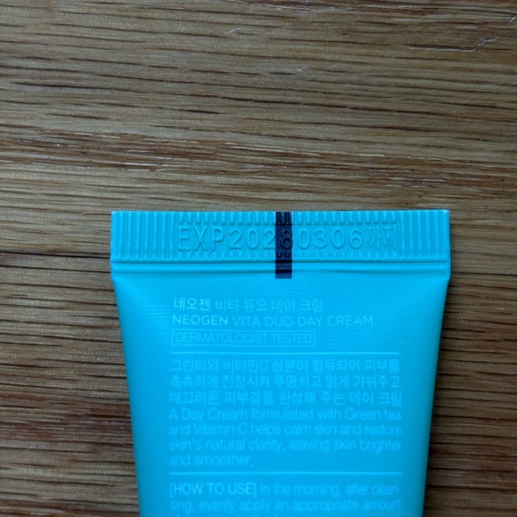 2/$15 - Neogen Dermalogy Vita Duo Day Cream (Deluxe Mini) - Picture 4 of 6